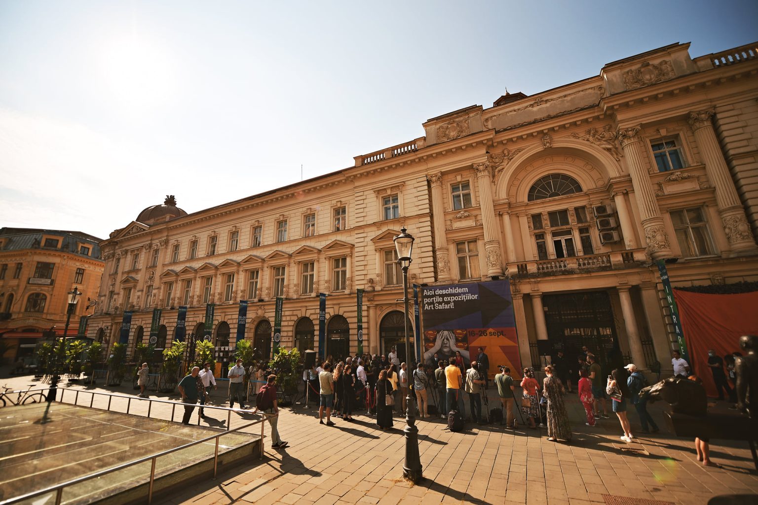 art safari vine cu expozitia de 1 milion de euro la noaptea muzeelor 2025 in weekend program special de vizitare si reducere mare la bilete 6827164c7c870