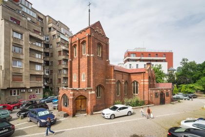 biserica anglicana crampeiul de sacru englezesc de la bucuresti credinciosii se impartasesc si azi din potirul daruit de regina maria 68326d1046be3