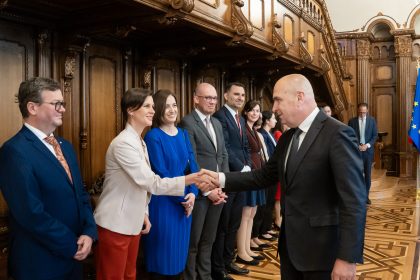 bolojan a decorat patru fundatii germane pentru contributia lor la consolidarea relatiilor bilaterale si promovarea valorilor democratice 682d596b4eba6