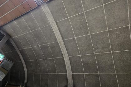 calatorii ingrijorati de crapaturile aparute la statia de metrou titan ce raspunde primaria capitalei 6827ac50b8709