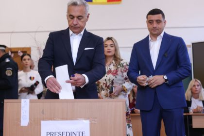 calin georgescu primul mesaj de dupa alegeri ma rog pentru nicusor dan sa fie un presedinte intelept ce i a transmis lui simion 682b3f0bd93bd