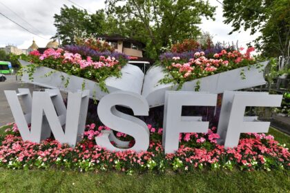 care este programul de azi de la west side flower fest festivalul florilor din parcul drumul taberei spectacole teatru de papusi si vanatoare de comori pe lista de activitati 683ad1142c529