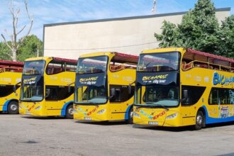 cat costa inchirierea unui autobuz double decker de la stb 683ab69ad7782
