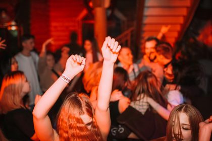 ce putem face in bucuresti in acest weekend avem noaptea muzeelor woof fest festivalul lui bobita fashion garden bazar si multe altele 6825451295567