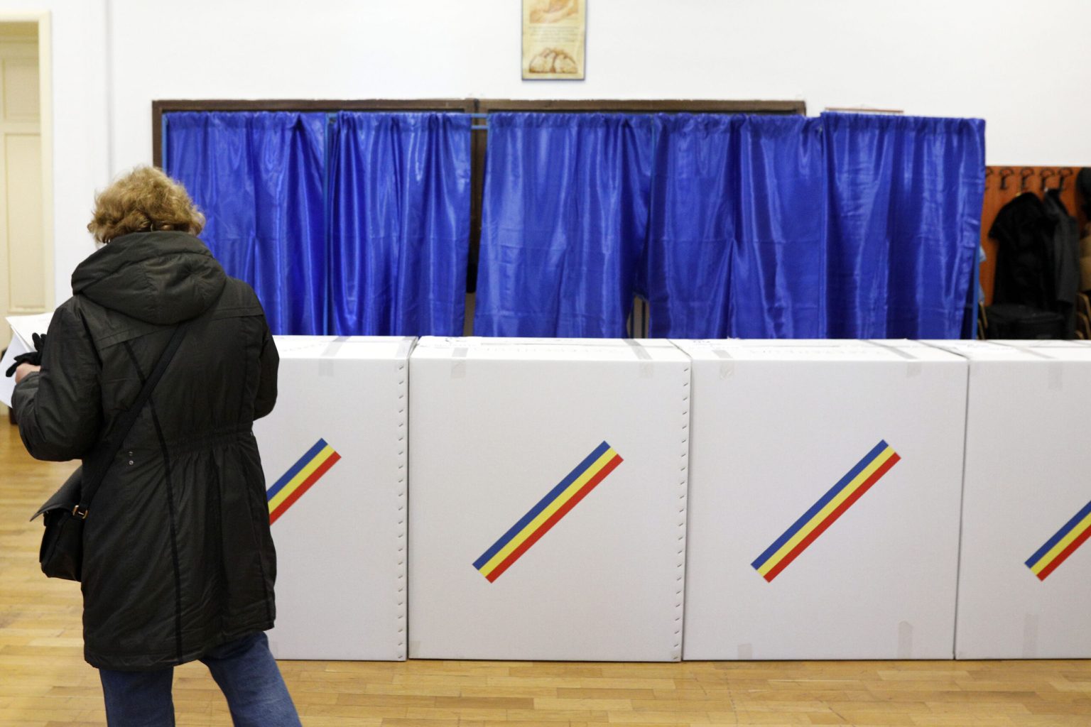 centrul de comunicare al municipiului bucuresti pe timpul noptii nu au fost inregistrate incidente care sa vizeze securitatea sediilor sectiilor de votar 6829888d33b3a