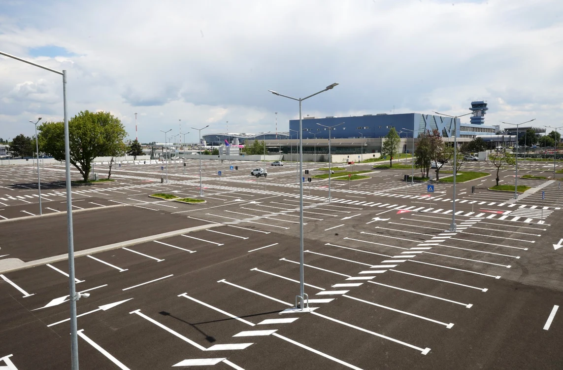 cnab deschide o noua parcare la aeroportul henri coanda si demareaza lucrarile pentru o alta supraetajata cu peste 1 000 de locuri 682b26bf88c23