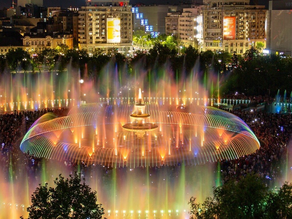 evenimentul simfonia apei 2025 revine in piata unirii spectacole de apa muzica si lumini in centrul bucurestiului 682ee3286dd2a