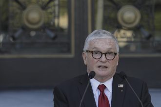 exclusiv fost ambasador sua in romania palma grea pentru simion el cu adevarul nu s a intalnit in viata lui 6830b3eb92c17