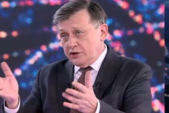 exclusiv vasile blaga il critica crin antonescu poate ca si domnia sa a contribuit la infrangerea domniei sale 682af8bb1a9c2