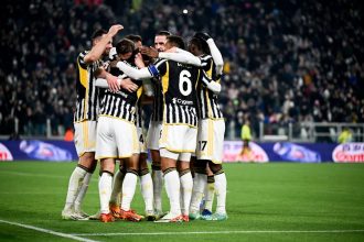 fanii lui juventus spera ca del piero care a obtinut licenta pro va antrena echipa 682da68ead819