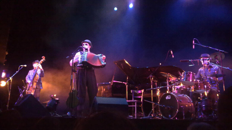 formatia britanica the tiger lillies mesaj dur despre alegerile prezidentiale din romania si ambitiile imperialistului putin 6825154ead2e0