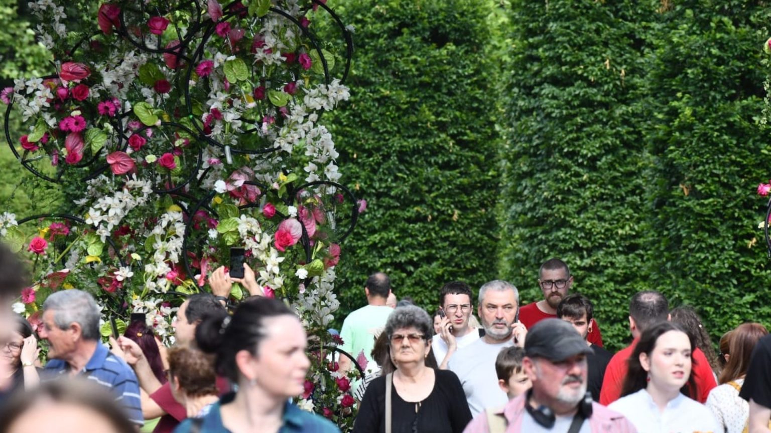 foto la west side flower fest vor fi recreate din mii de flori taramuri de poveste divina comedie si legendele olimpului se numara printre creatiile spectaculo 6825c8536a890