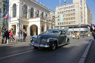 foto prin micul paris cu masini de epoca in weekend retromobil ne asteapta sambata pe calea victoriei la expozitia antebellum la palat 683832c505005