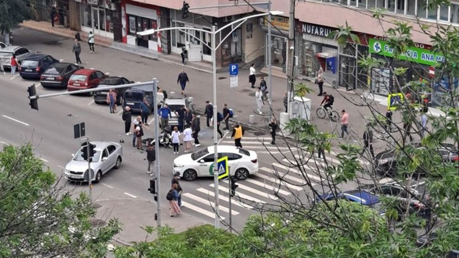 iadul de vineri de pe bd iuliu maniu accident cu motociclist la piata gorjului stb linia 62 blocata pe sensul spre colegiul tehnic 683994b7703fa