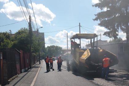 intrarea pasunilor reabilitata complet trotuare reparate si carosabil modernizat 682dc9b196b5d