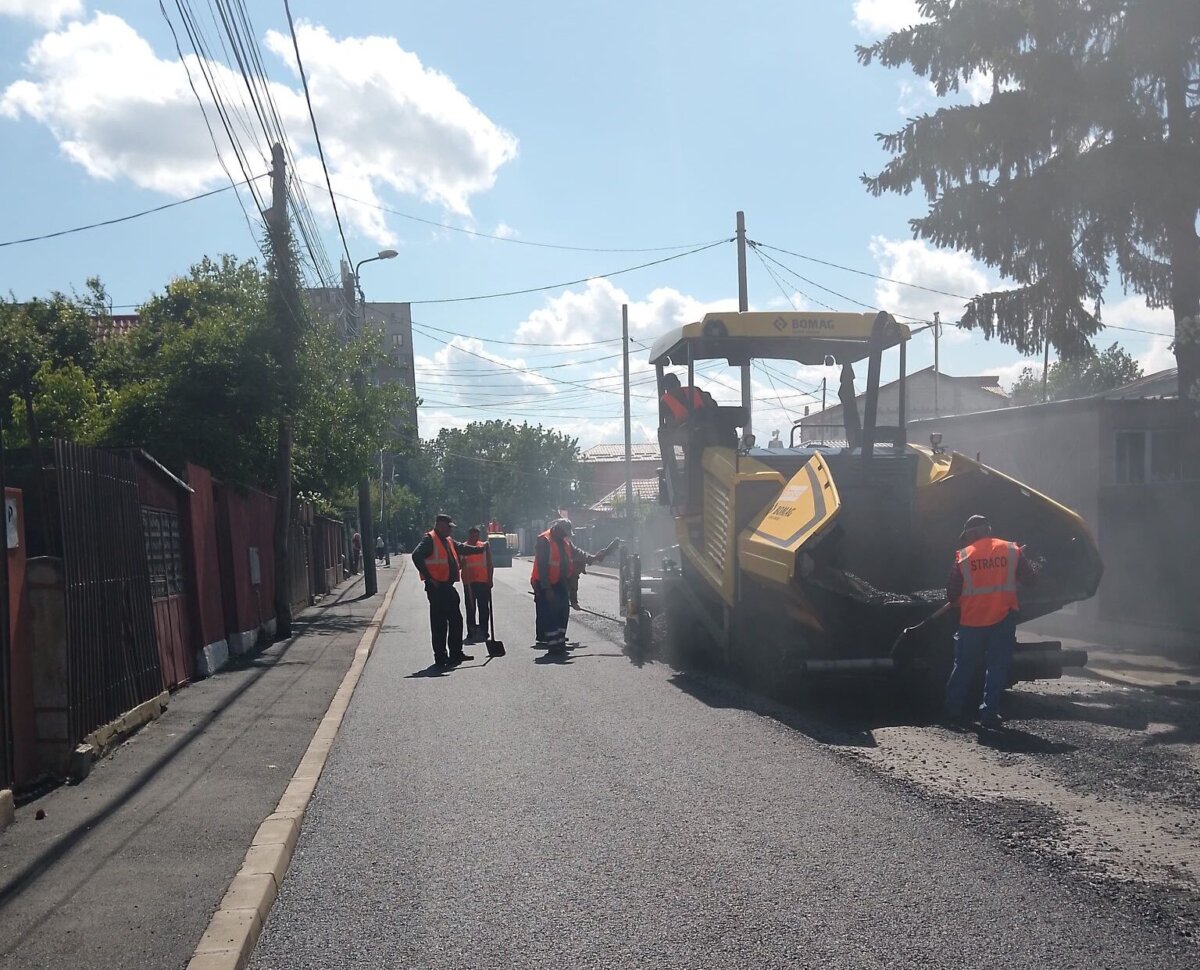 intrarea pasunilor reabilitata complet trotuare reparate si carosabil modernizat 682dc9b196b5d