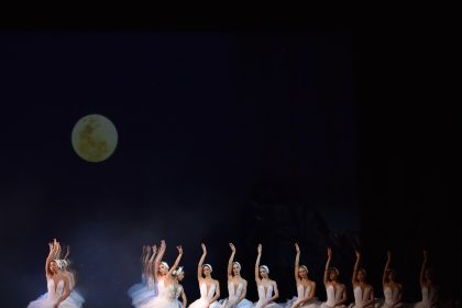 lacul lebedelor de ceaikovski cel mai indragit balet al tuturor timpurilor revine pe scena operei nationale bucuresti 682aef9cdcb64