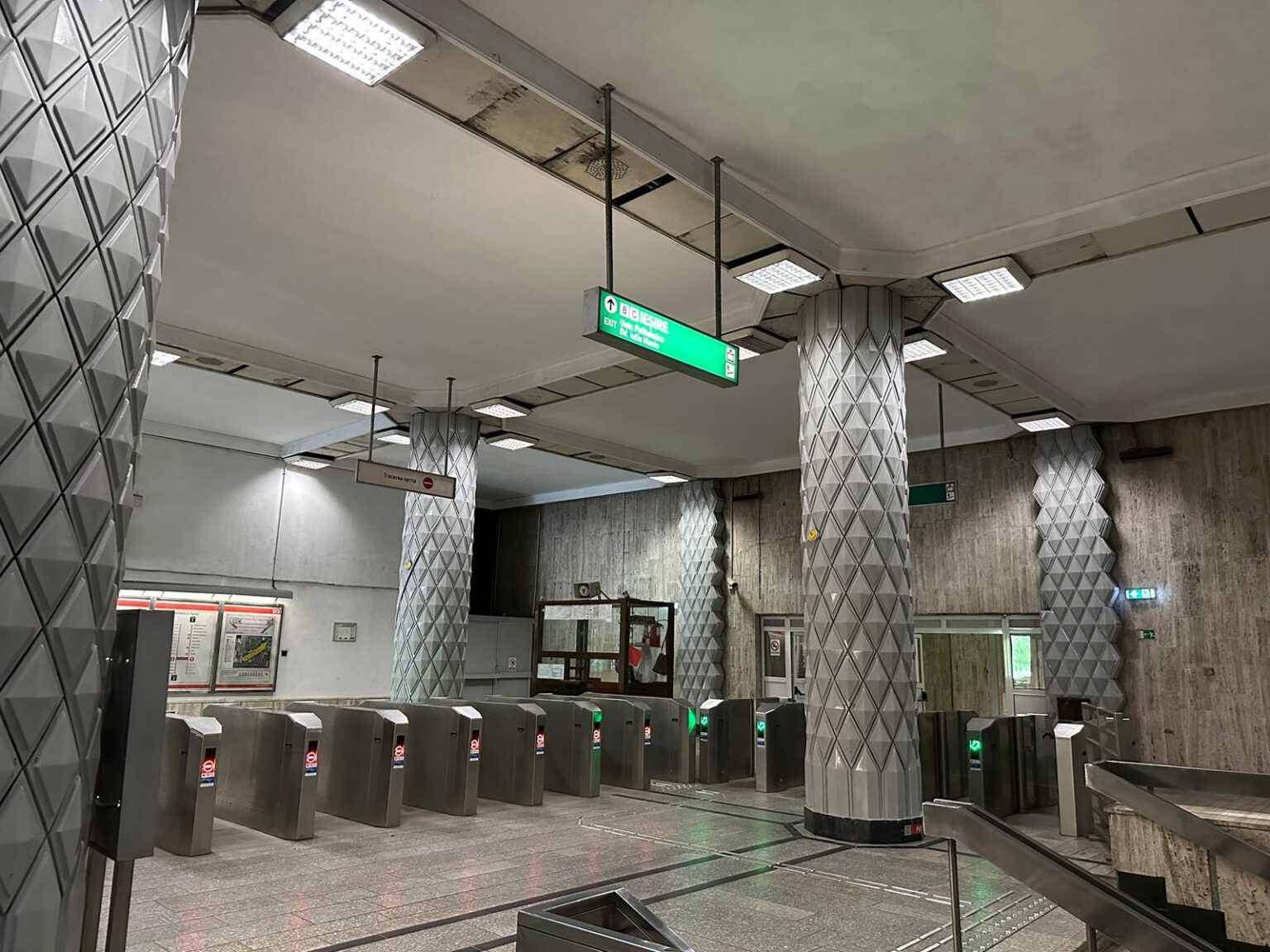 metrorex intre 2 30 iunie intr un anumit interval orar accesul b al statiei politehnica va fi inchis 683a9d516fc91