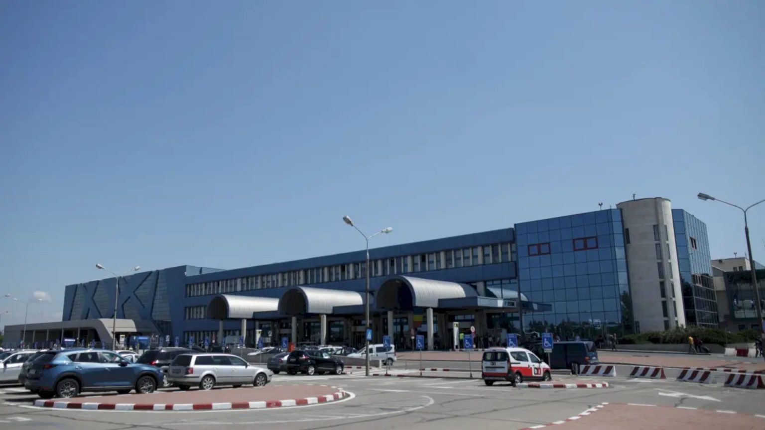 o noua parcare cu aproape 700 de locuri deschisa la aeroportul otopeni tot saptamana aceasta incep lucrarile la o alta care va avea 4 niveluri 682b24986e0a9