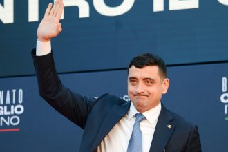 oficialii ue ingrijorati de scenariul simion presedinte romania are o incarcatura geostrategica mai mare decat ungaria politico 6825e19bcde7c