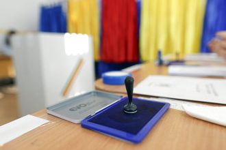 pana vineri la ora 1100 s au prezentat la urne in diaspora peste 23 300 de alegatori anunta aep 6826f5ec733cc