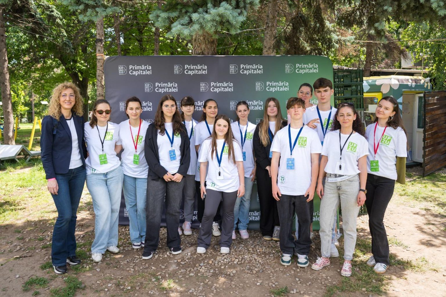 peste 750 de elevi si profesori din bucuresti la evenimentul accepta provocarea up2u 68369fa75aa98