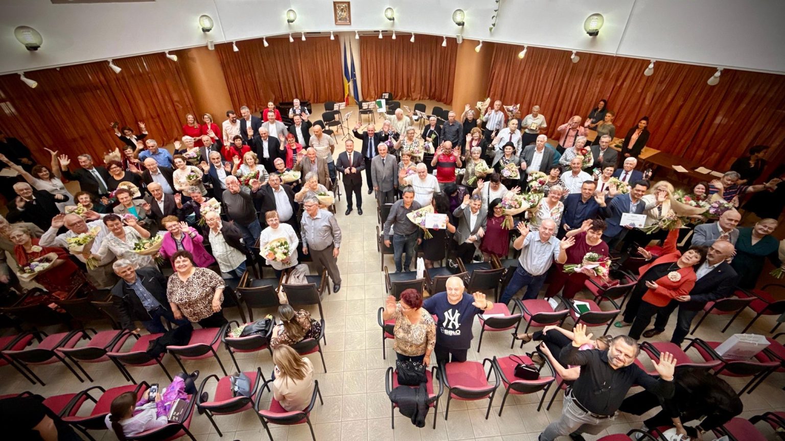 primaria sectorului 2 a celebrat cuplurile care au implinit 25 50 si 75 de ani de casnicie 68275f6367bd4