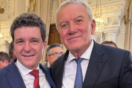 primarul constantin toma prezent la investirea lui nicusor dan romanii au ales un om foarte inteligent psd sa intre la guvernare 6834a74256b5a