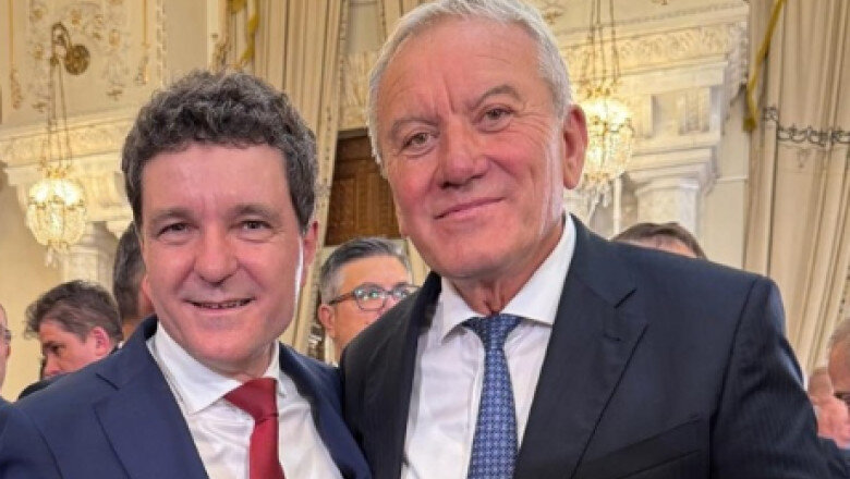 primarul constantin toma prezent la investirea lui nicusor dan romanii au ales un om foarte inteligent psd sa intre la guvernare 6834a74256b5a