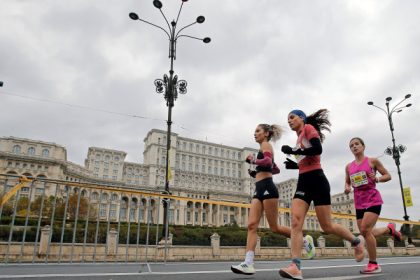 restrictii de trafic pentru semimaratonul bucuresti peste 10 000 de alergatori participa la competitie 682514635f2fd