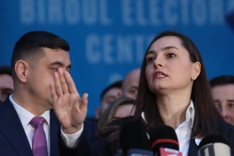 revolta din pot anamaria gavrila acuzata de deputatii demisionari de sete de putere si pozitionari extremiste 682df1474624b