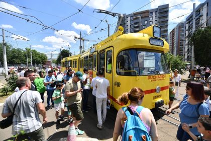stb ii asteapta pe copii de 1 iunie la depoul dudesti tramvaie de epoca ateliere si spectacole de teatru de papusi pregatite pentru pici 6835bb1f45ee0