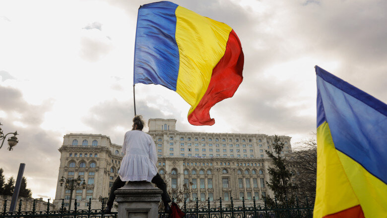 stegarul dac si a taiat bratara de supraveghere si a fost gasit de politisti pe o cladire din piata universitatii 682a1e1fb1700