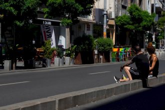 strazi deschise inchise in weekendul cu turul 2 de alegeri prezidentiale 2025 68273f54b8389