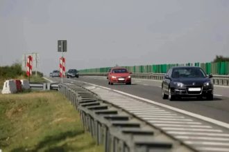 trafic oprit complet azi pe autostrada a2 timp de 10 minute in zona orasului medgidia pe sensul spre bucuresti se schimba panourile de informare 68381eded8e40