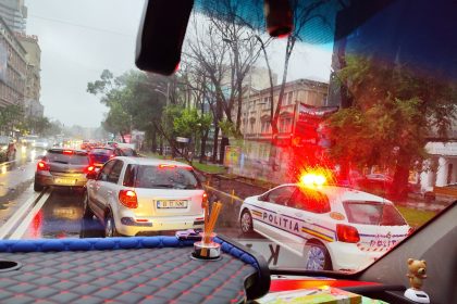 tramvaie blocate in dristor coloane de masini si ploaia care nu se mai opreste dimineata de luni cu trafic oribil nivel superior unlocked 6834016148ca9