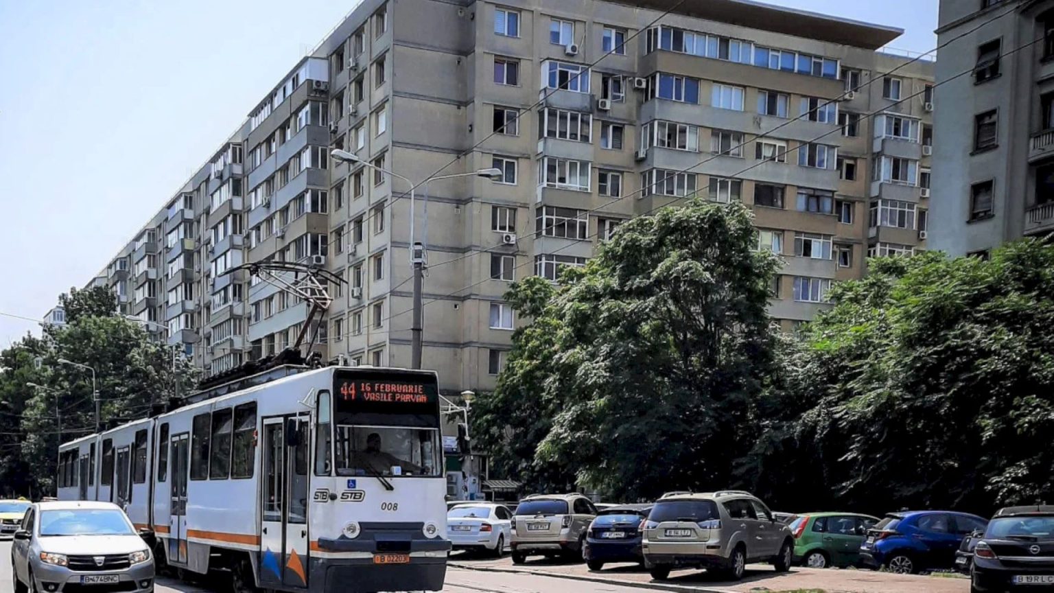tramvaiele 44 blocate pe bulevardul dinicu golescu pe ambele sensuri stb a avut loc un accident update 682eccf76dcfb