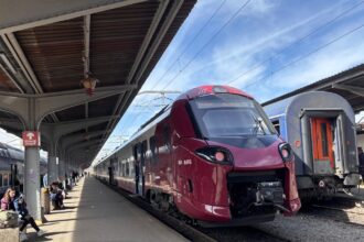 trenul alstom coradia va fi mutat pe ruta bucuresti constanta de luni cfr calatori a pus biletele in vanzare 683ac68dbd388