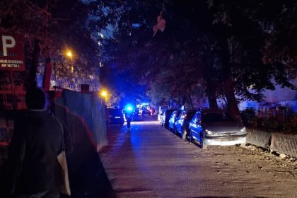 un copil si mama sa au cazut aseara de la etajul unui bloc din sectorul 2 cei doi au fost transportati in stare grava la spital 682d652c9b784