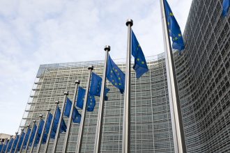 video avertismentul lui bolos comisia europeana ar putea sa nu fie de acord cu taierea cheltuielilor ca solutie pentru reducerea deficitului 6839c693b0f8f