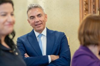 video dragos anastasiu daca vrem oameni competenti in administratie nu le putem pune viata in vitrina ce spune despre decizia ccr 6839e88fb94ac