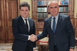 video nicusor dan s ar putea intalni astazi cu ilie bolojan cand ar urma sa aiba loc investirea sa in functia de presedinte surse 682b14dc02088