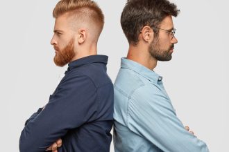 video s au creat doua romanii alegerile prezidentiale care au dezbinat tara unii au renuntat la prietenii sau chiar la relatii de familie 683178cb6ac8b