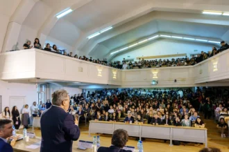 150 de locuri la programul de licenta marketing oferta facultatii de administratie si afaceri a ub 683bef01d9535