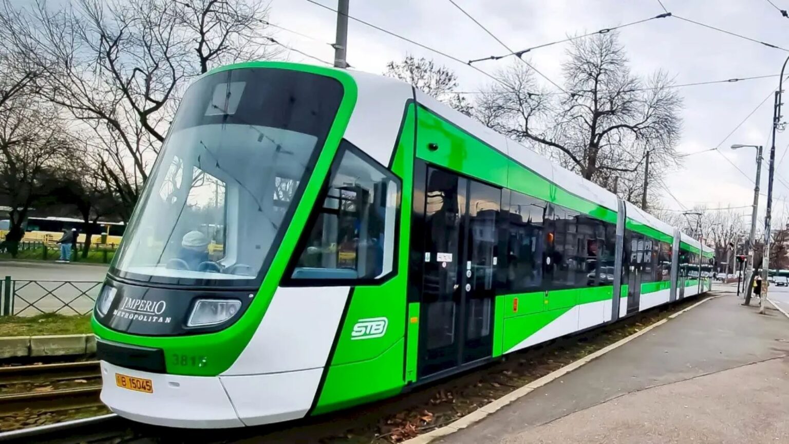 6 linii de tramvai troleibuz si autobuz blocate la piata sudului din cauza unui incident tehnic stb a infiintat linia naveta 610 update 683c76fb9720f