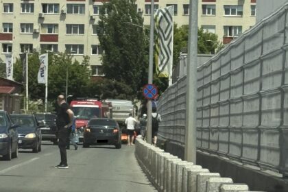 accident cu pieton pe strada aurel persu la iesirea din hornbach berceni o ambulanta smurd se afla la fata locului 683c2e51841a5