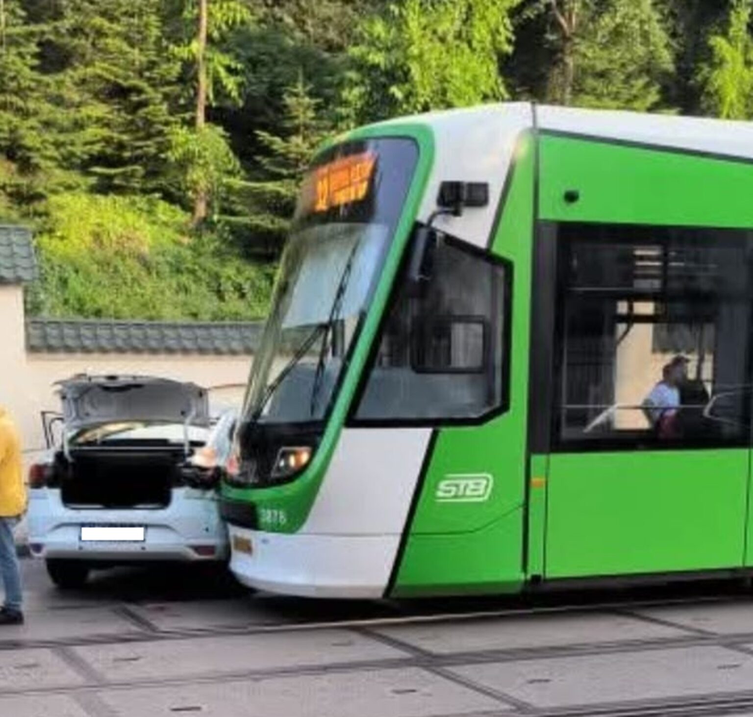 accident pe bd regina maria tramvaiele liniilor 7 27 32 si 47 sunt blocate spre piata unirii anunta stb 6841cfbec595c