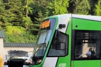 accident pe bd regina maria tramvaiele liniilor 7 27 32 si 47 sunt blocate spre piata unirii anunta stb 6841cfbec595c