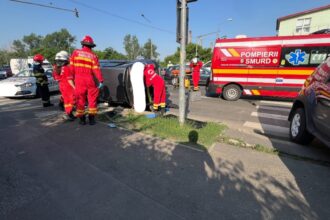 alerta accident grav cu o masina care s a rasturnat pe bd nicolae grigorescu din bucuresti martor doua persoane au fost ranite 68428c6cdb152