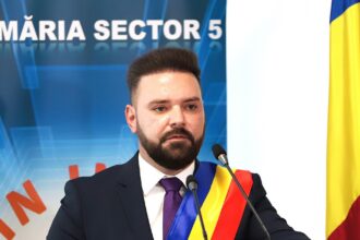 baiatul de la it care lucreaza pentru sectorul 5 si are contract de 50 000 e primaria a angajat o firma cu un angajat pentru instalarea unui sistem de vot electronic 6842e1fd4a309